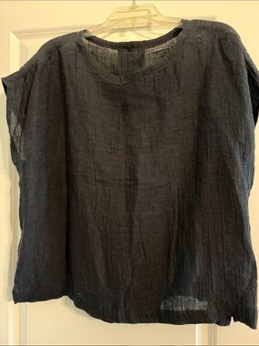 TAHARI LINEN -Black Textured Linen Boxy Top